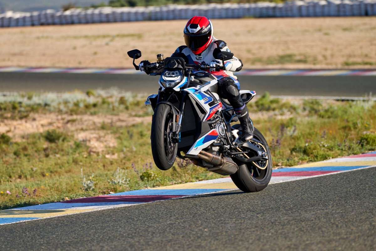 BMW Motorrad ra mắt M1000R 2023