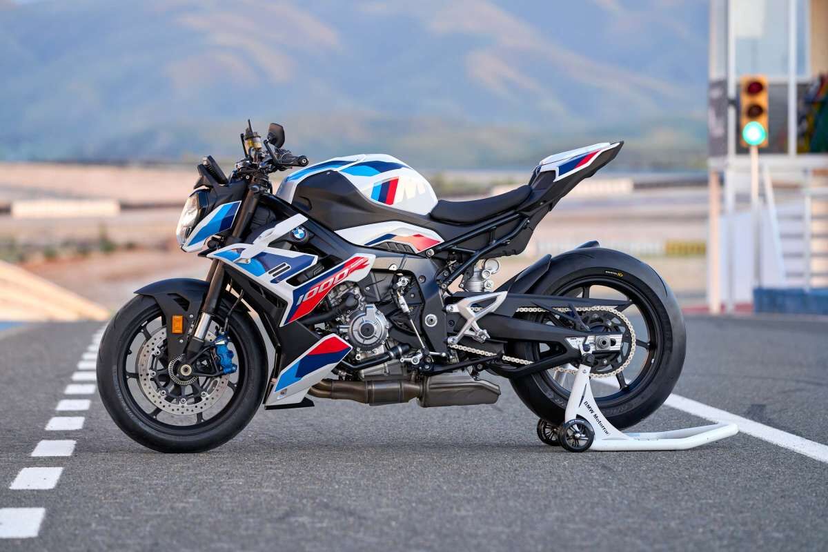BMW Motorrad ra mắt M1000R 2023