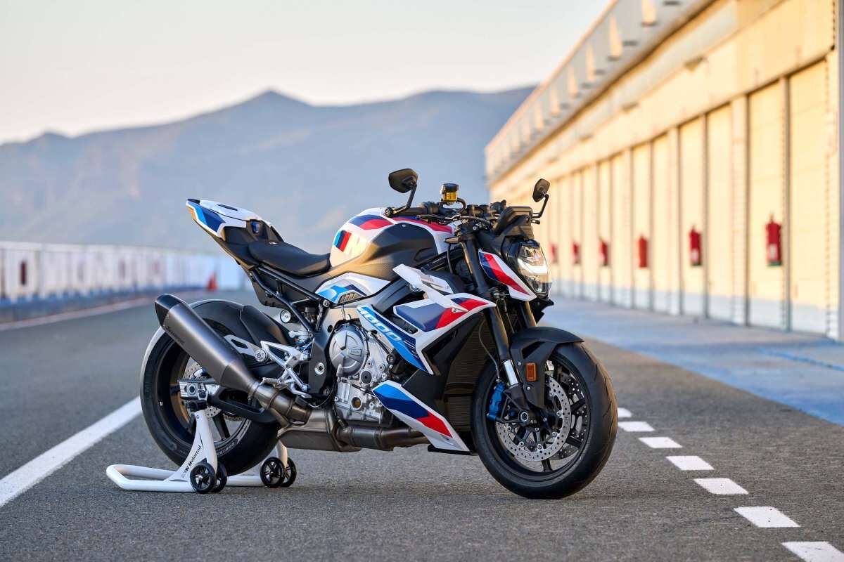 BMW Motorrad ra mắt M1000R 2023
