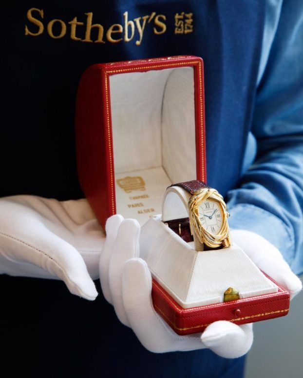 Đấu giá đồng hồ Cartier Cheich