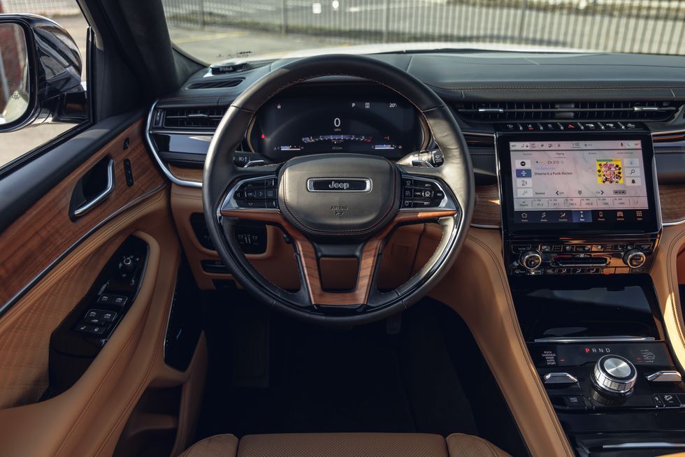 Jeep Grand Cherokee ra mắt 