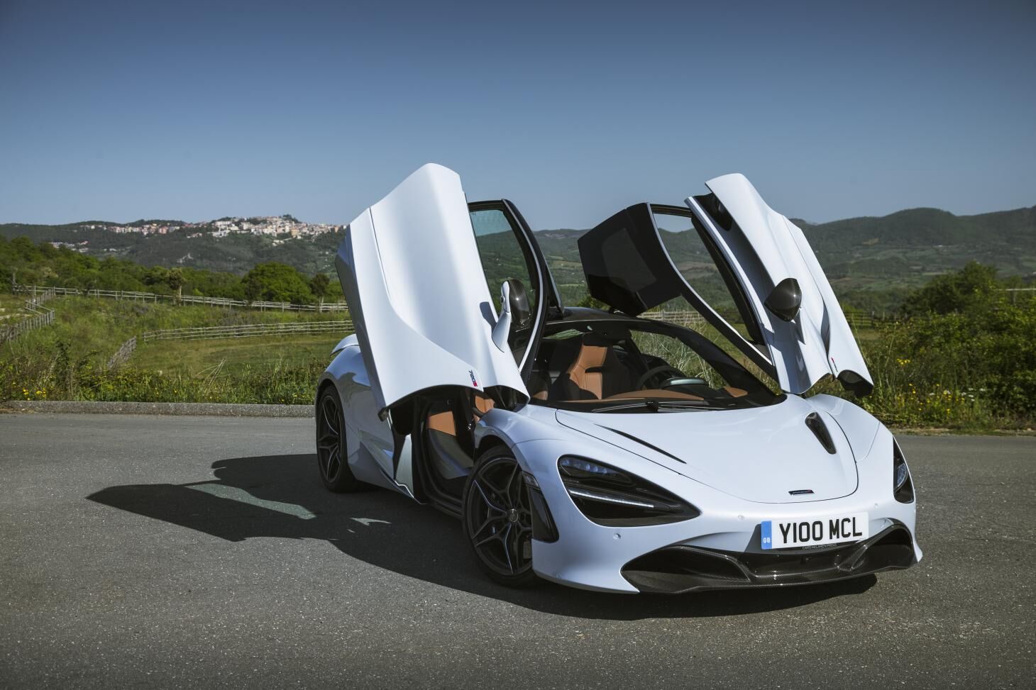7784-mclaren720s-glacierwhite.jpg