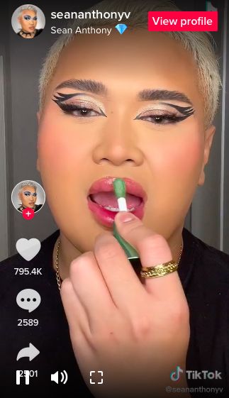 son bóng Kylie Cosmetics