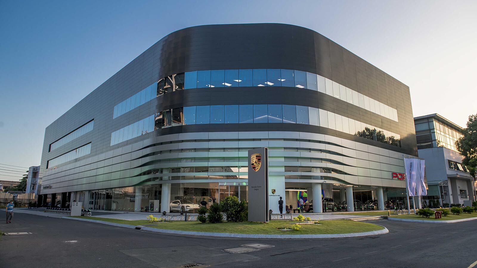 Trung tâm Porsche tại Sài Gòn
