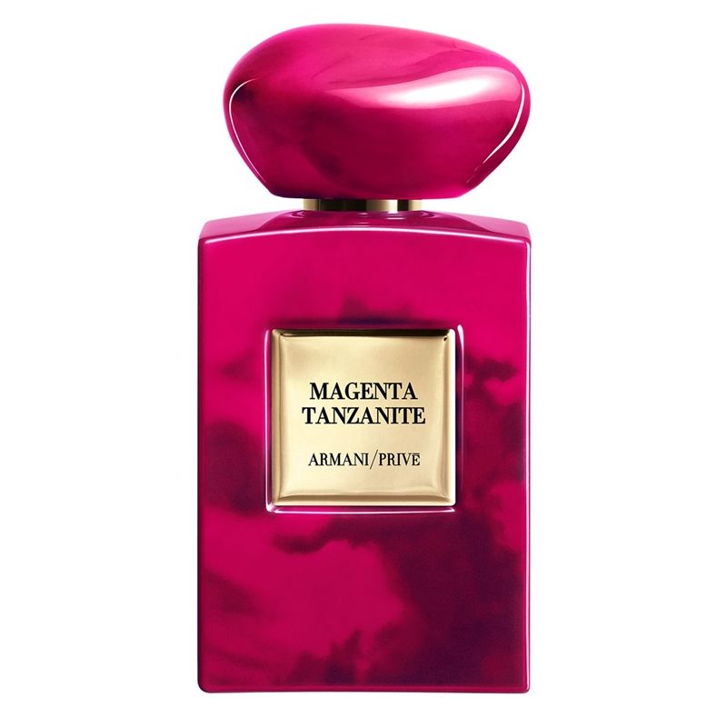 sắc màu năm 2023 Viva Magenta