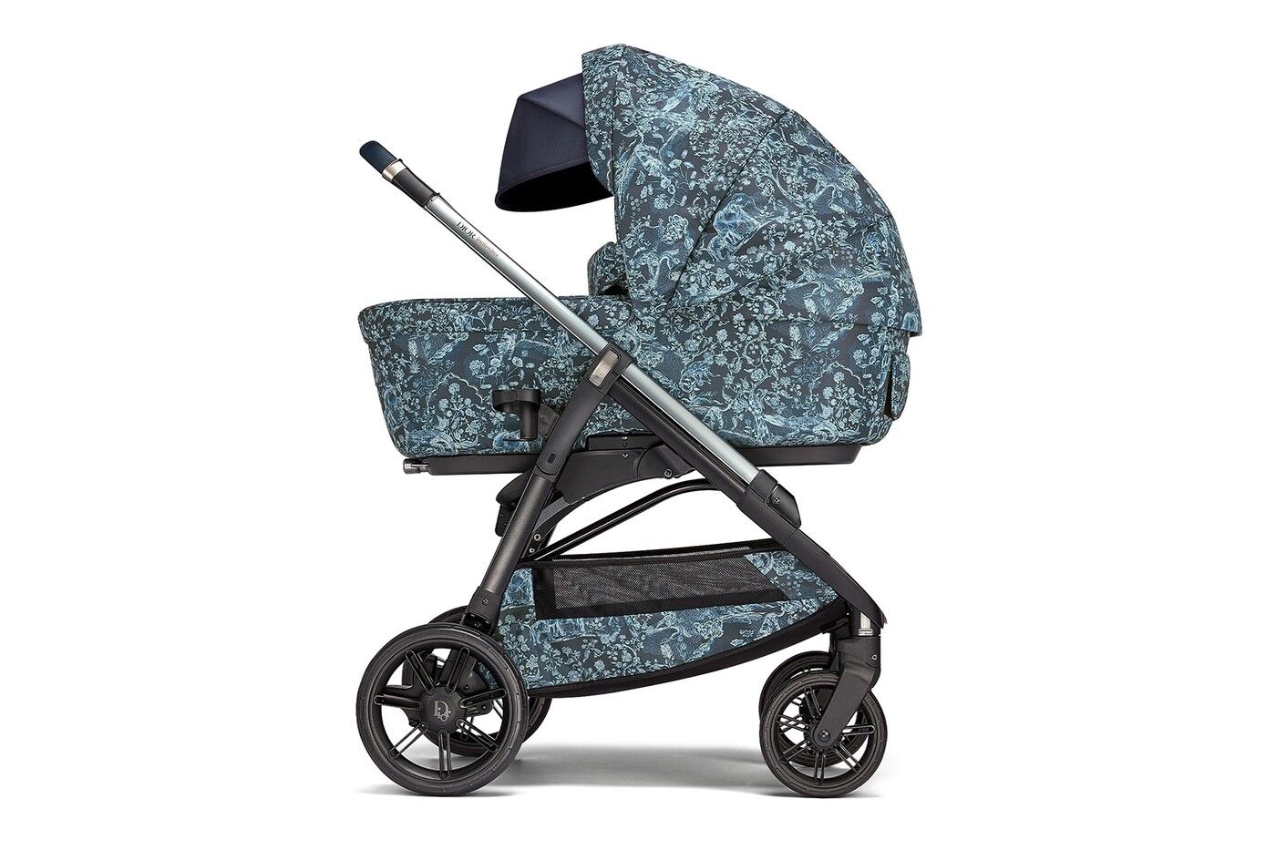 Baby Dior và Inglesina House phát hành xe đẩy em bé có giá gần 200 triệu đồng