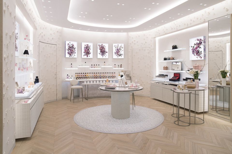 Dior 30 Montaigne Paris