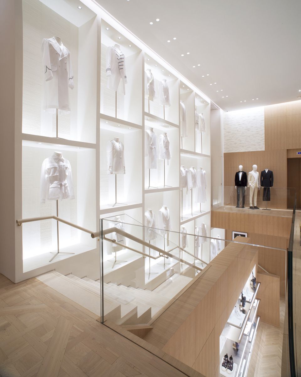 Dior 30 Montaigne Paris