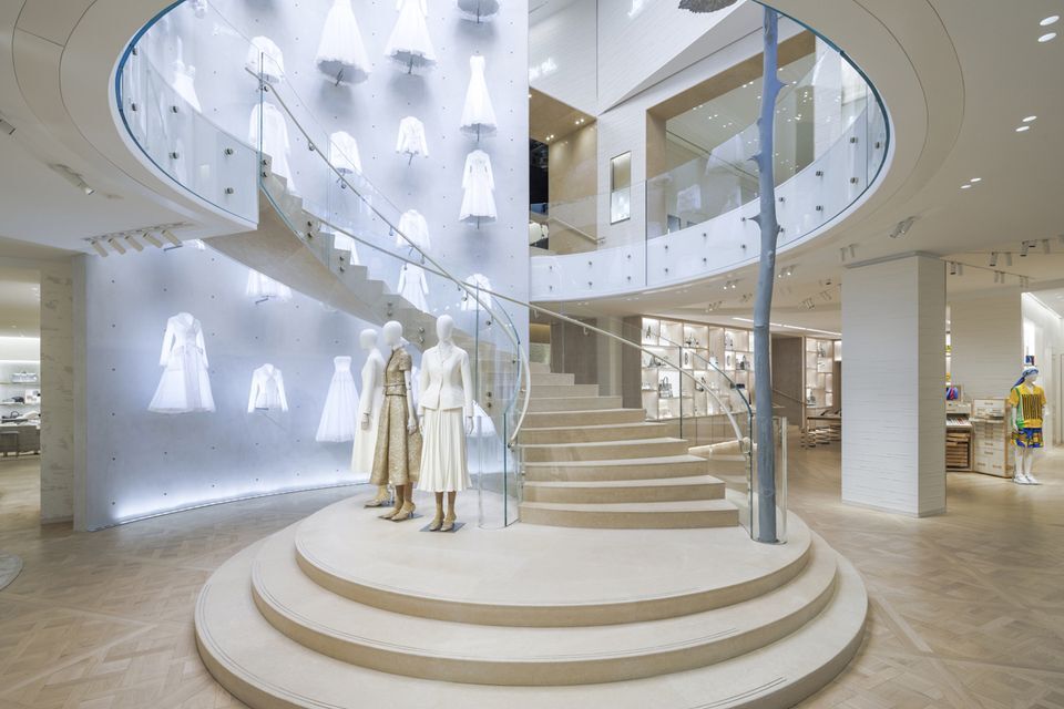 Dior 30 Montaigne Paris