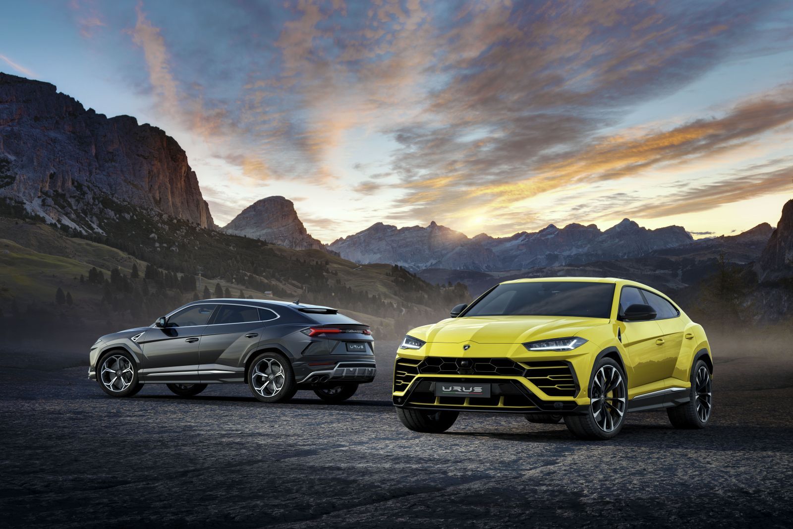Lamborghini Urus chính hãng tại Việt Nam có giá 13,1 tỷ đồng