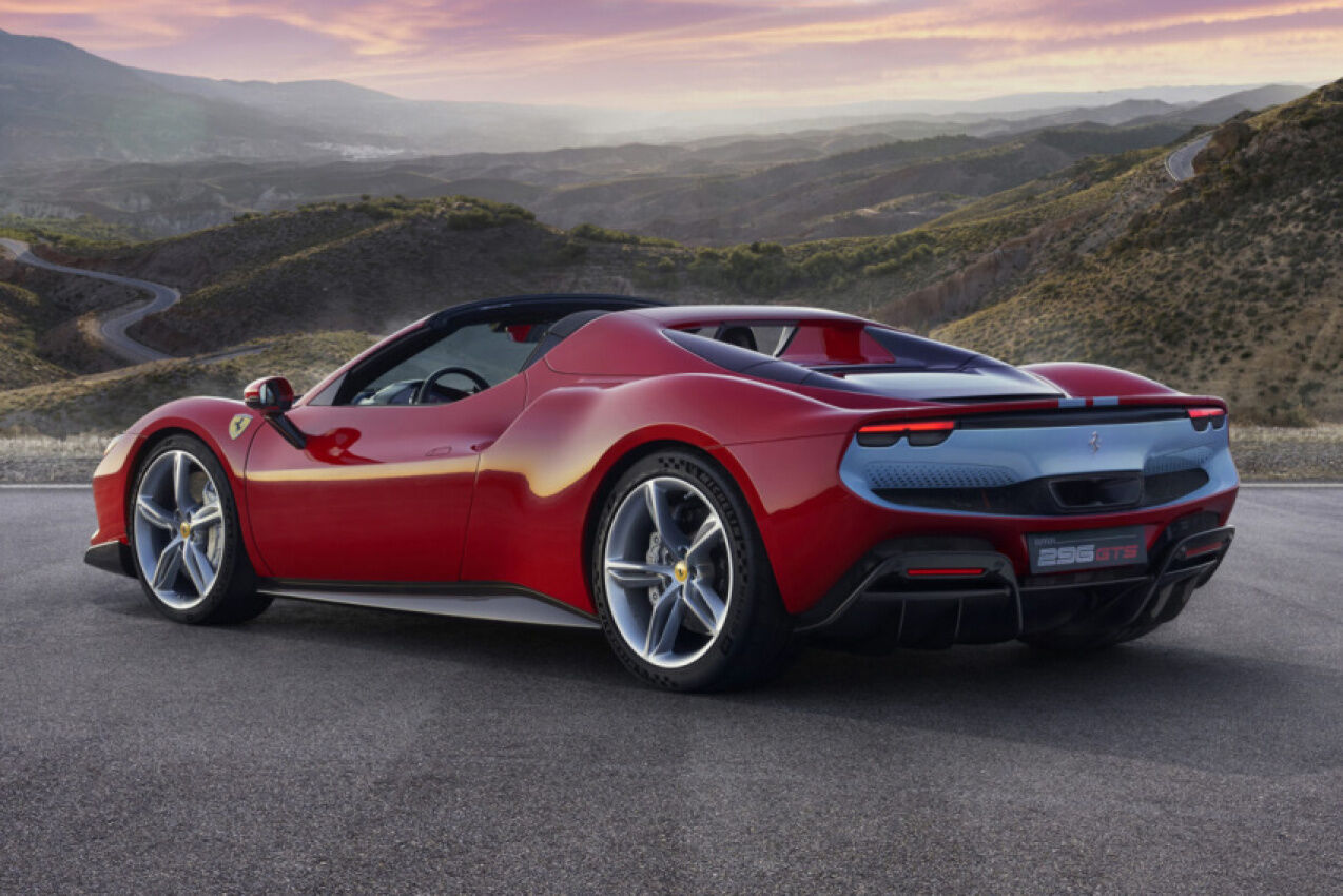 Ferrari 296 GTS Hybrid V6 Drop-Top