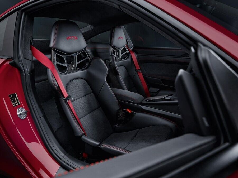Nội thất xe Porsche 911 Carrera GTS thế hệ 992 