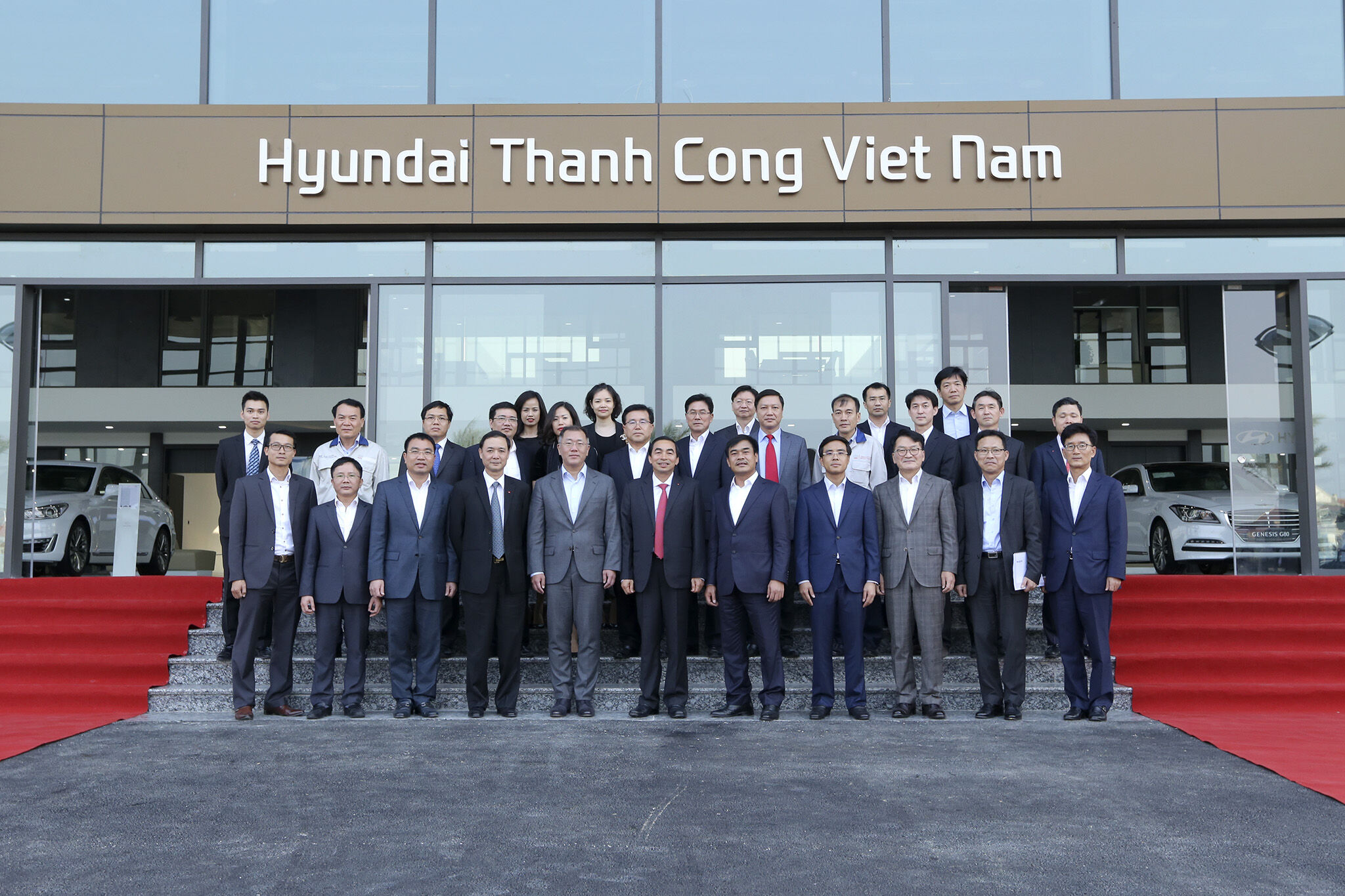 Hyundai chơi lớn với chương trình "Lái thử xe trúng vé xem World Cup 2022"