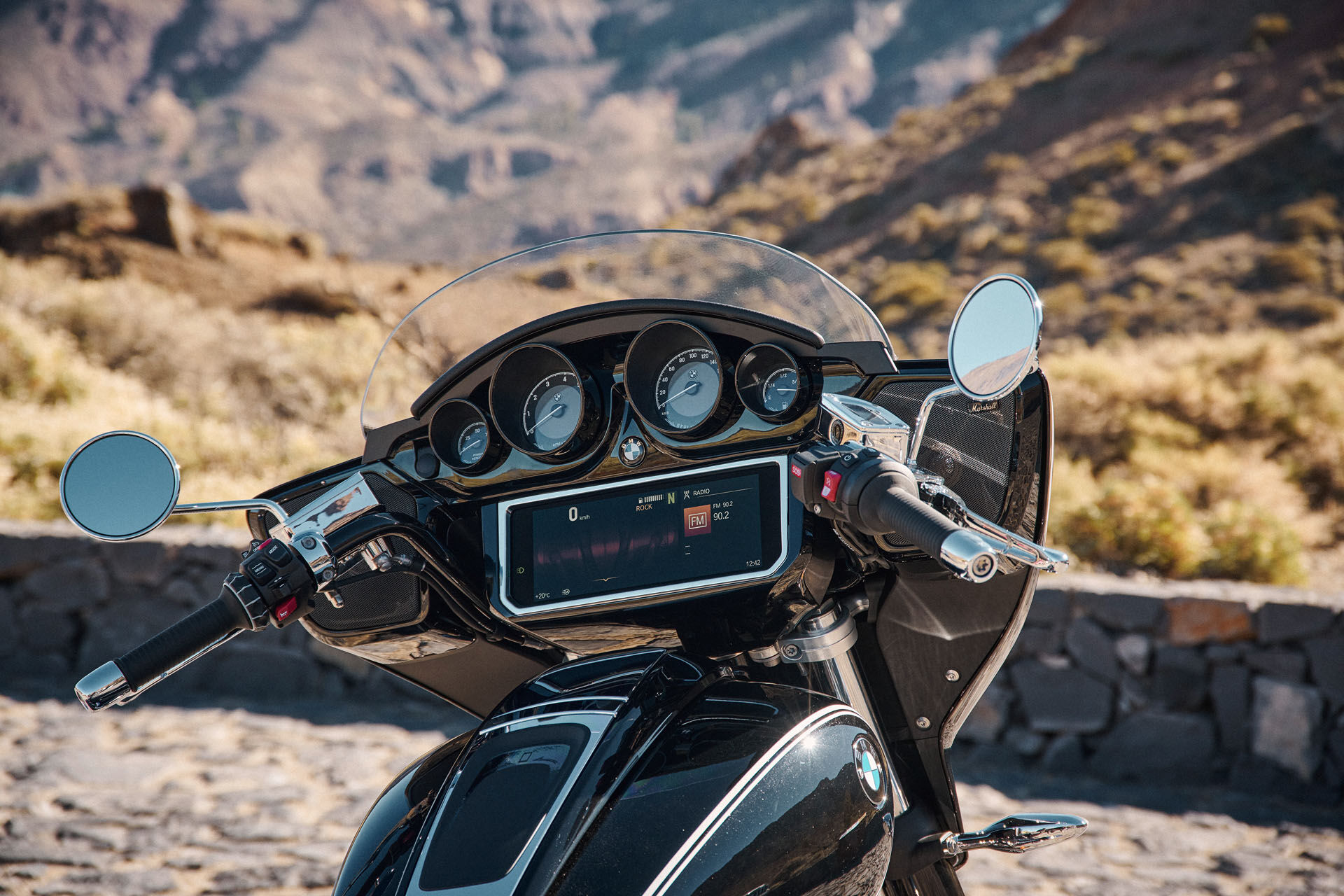 Trang bị màn hình TFT 10.25” trên BMW R 18 B và BMW R 18 Transcontinental