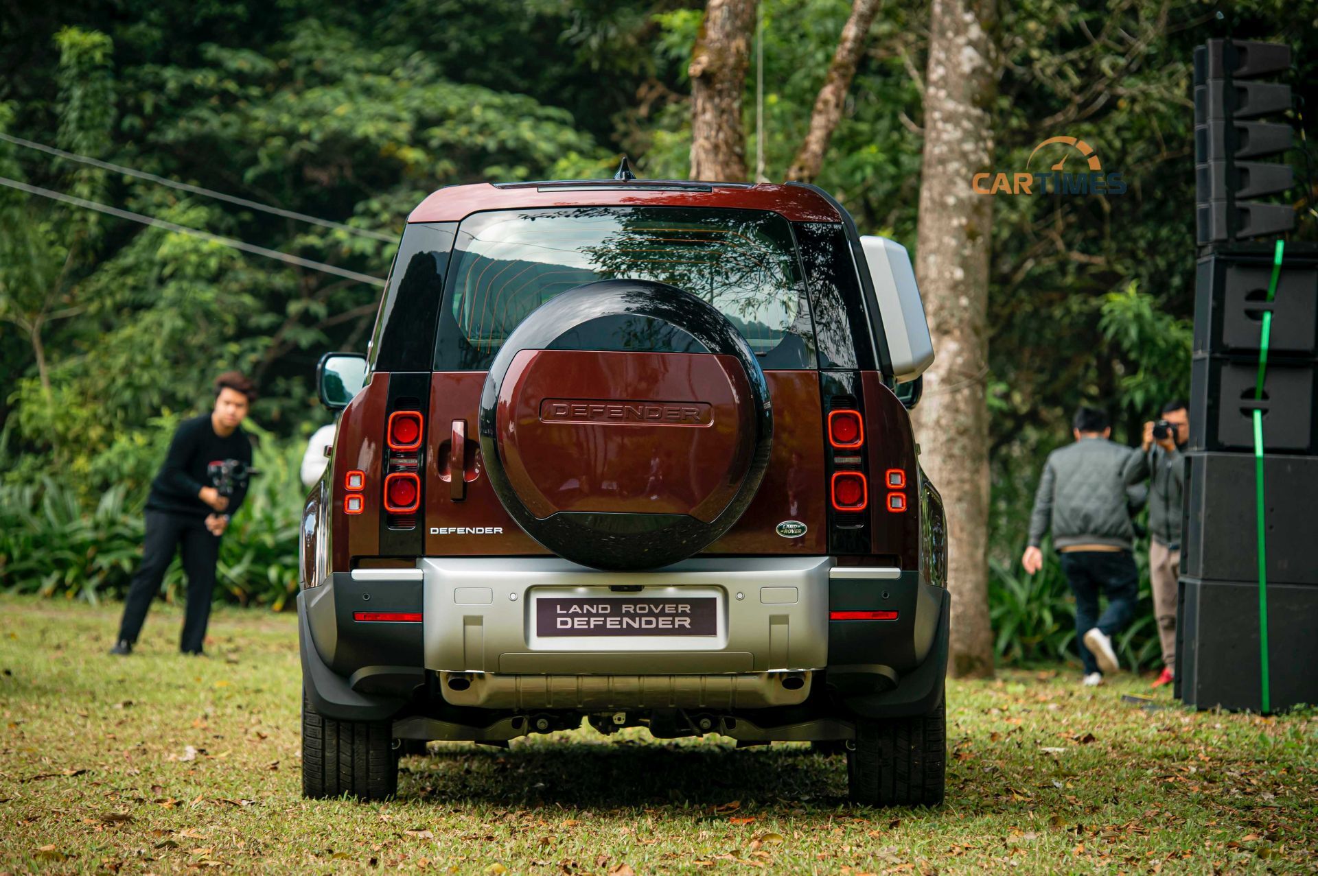 Đuôi xe Land Rover Defender 130