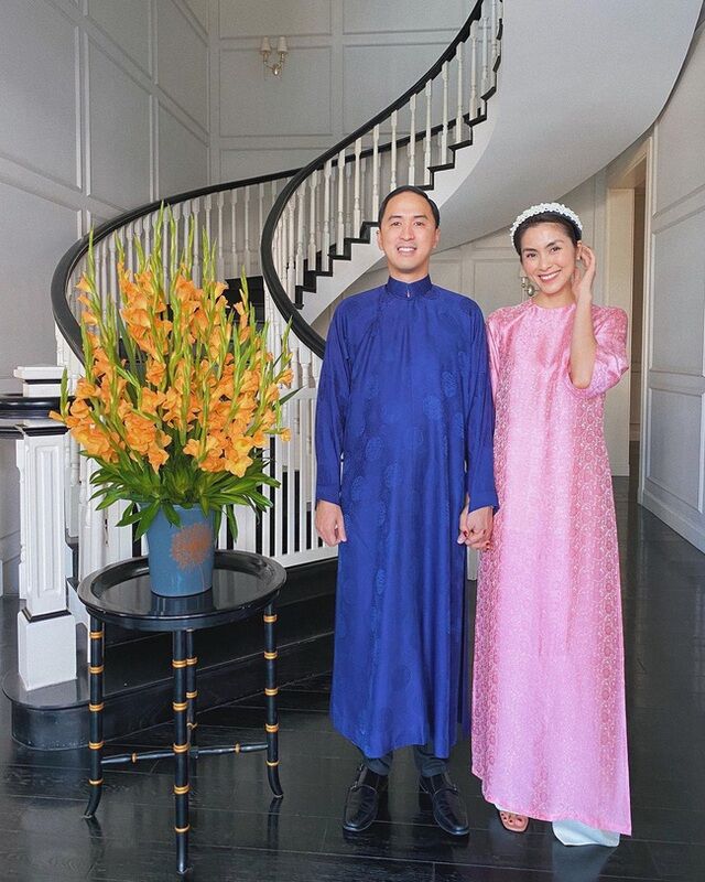 Tăng Thanh Hà diện áo dài