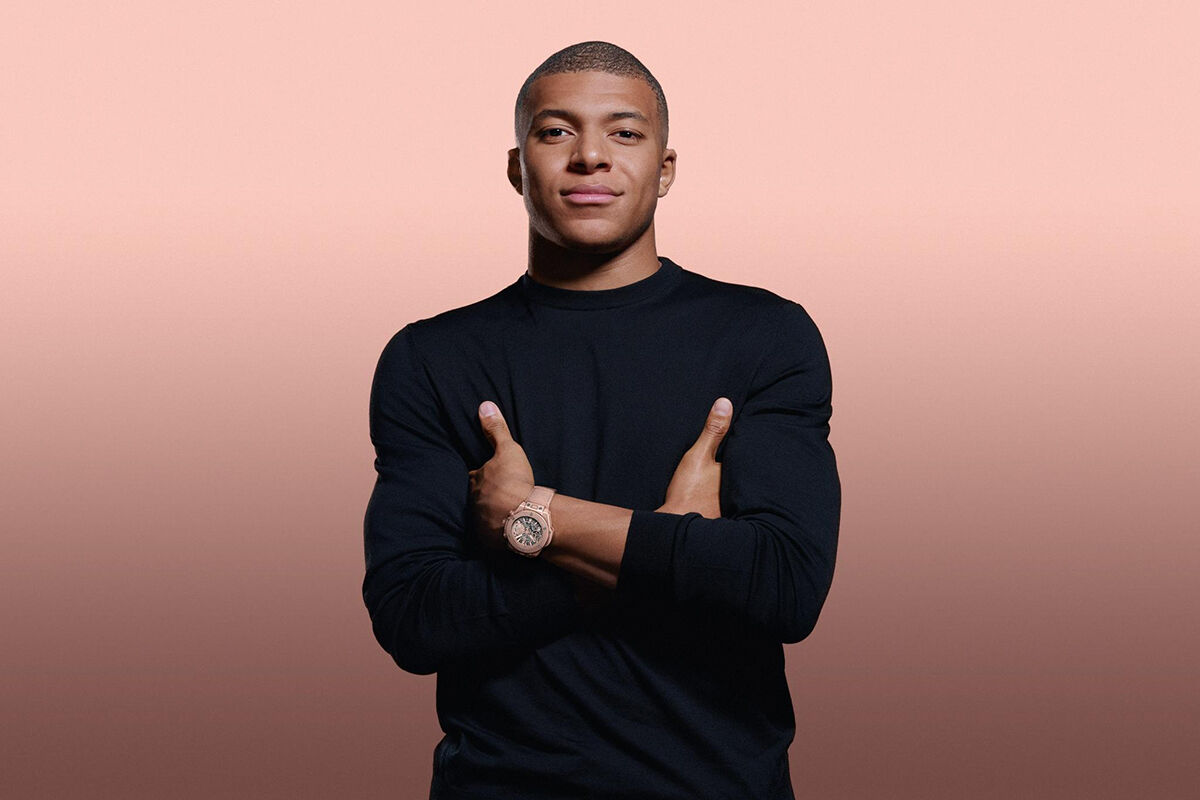  BST đồng hồ của Kylian Mbappé 