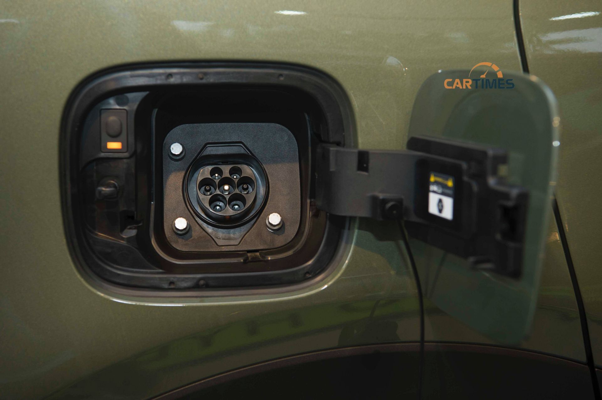 Cổng sạc trên xe Kia Sorento PHEV