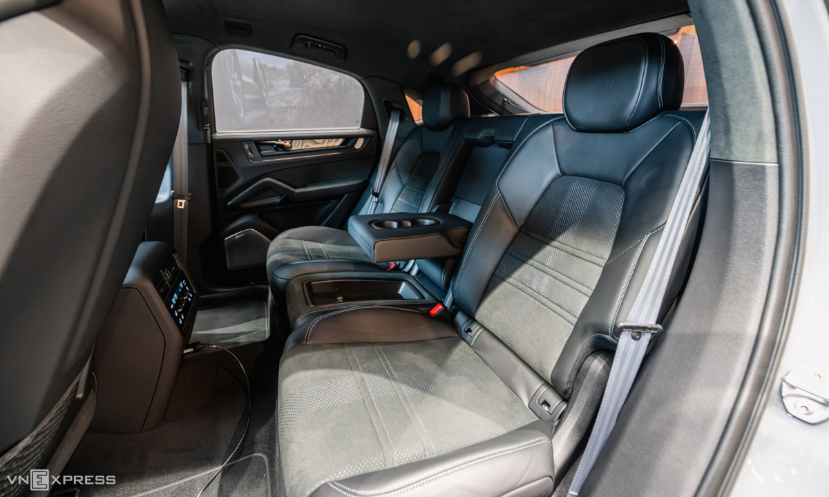 Porsche Cayenne Turbo GT 2024 – SUV thể thao giá 15,7 tỷ đồng