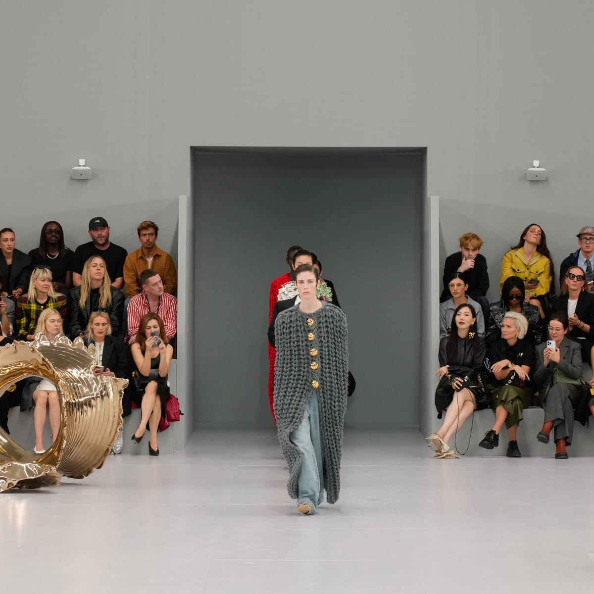 Loewe Xuân Hè 2024