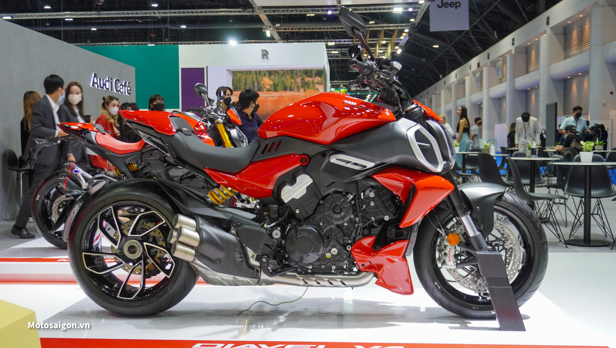 ducati-diavel-v4-desert-x-monster-sp-2023-motosaigon-006.jpg