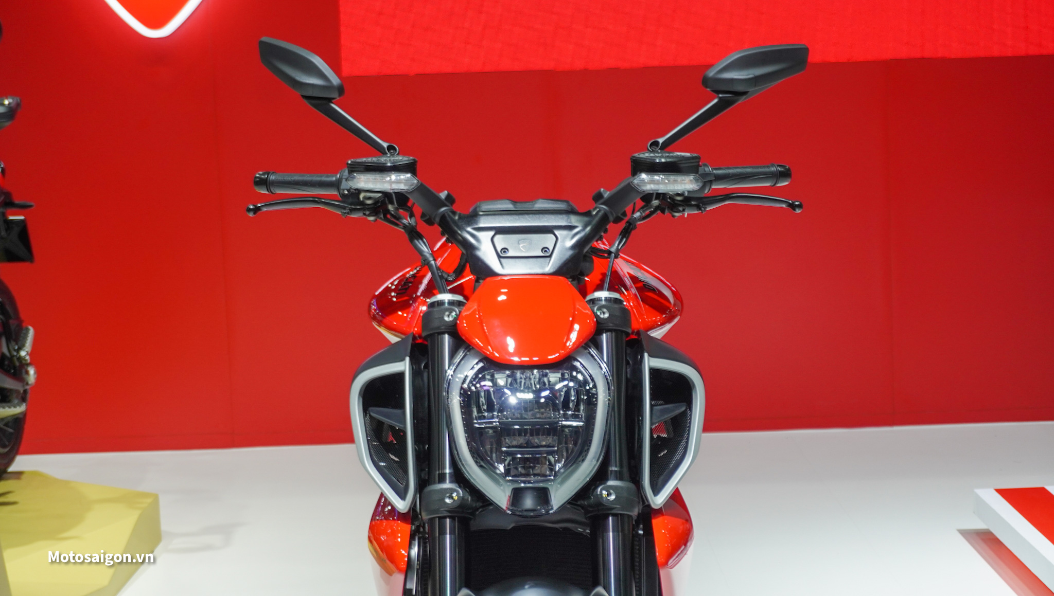 ducati-diavel-v4-desert-x-monster-sp-2023-motosaigon-010.jpg
