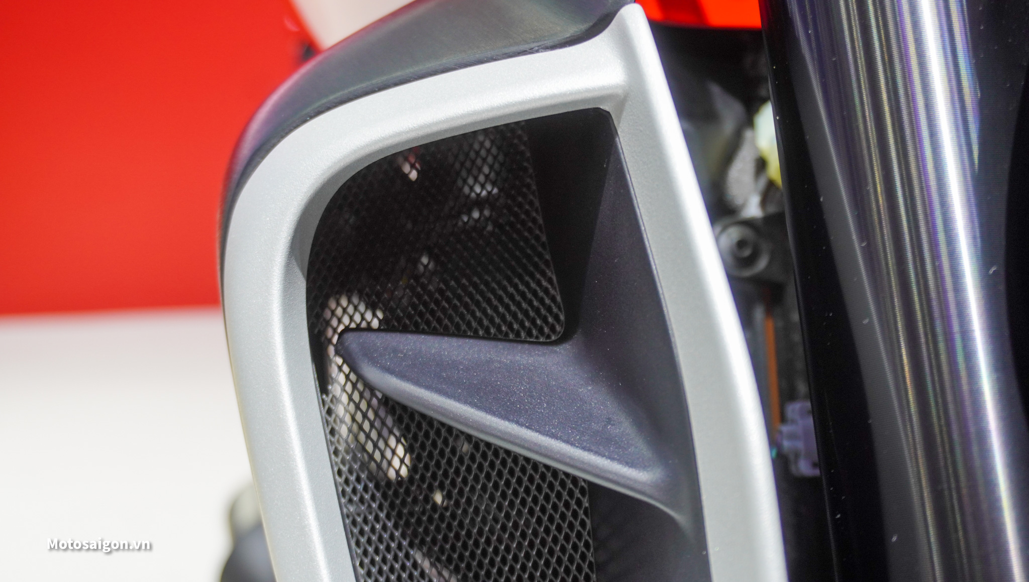 ducati-diavel-v4-desert-x-monster-sp-2023-motosaigon-016.jpg