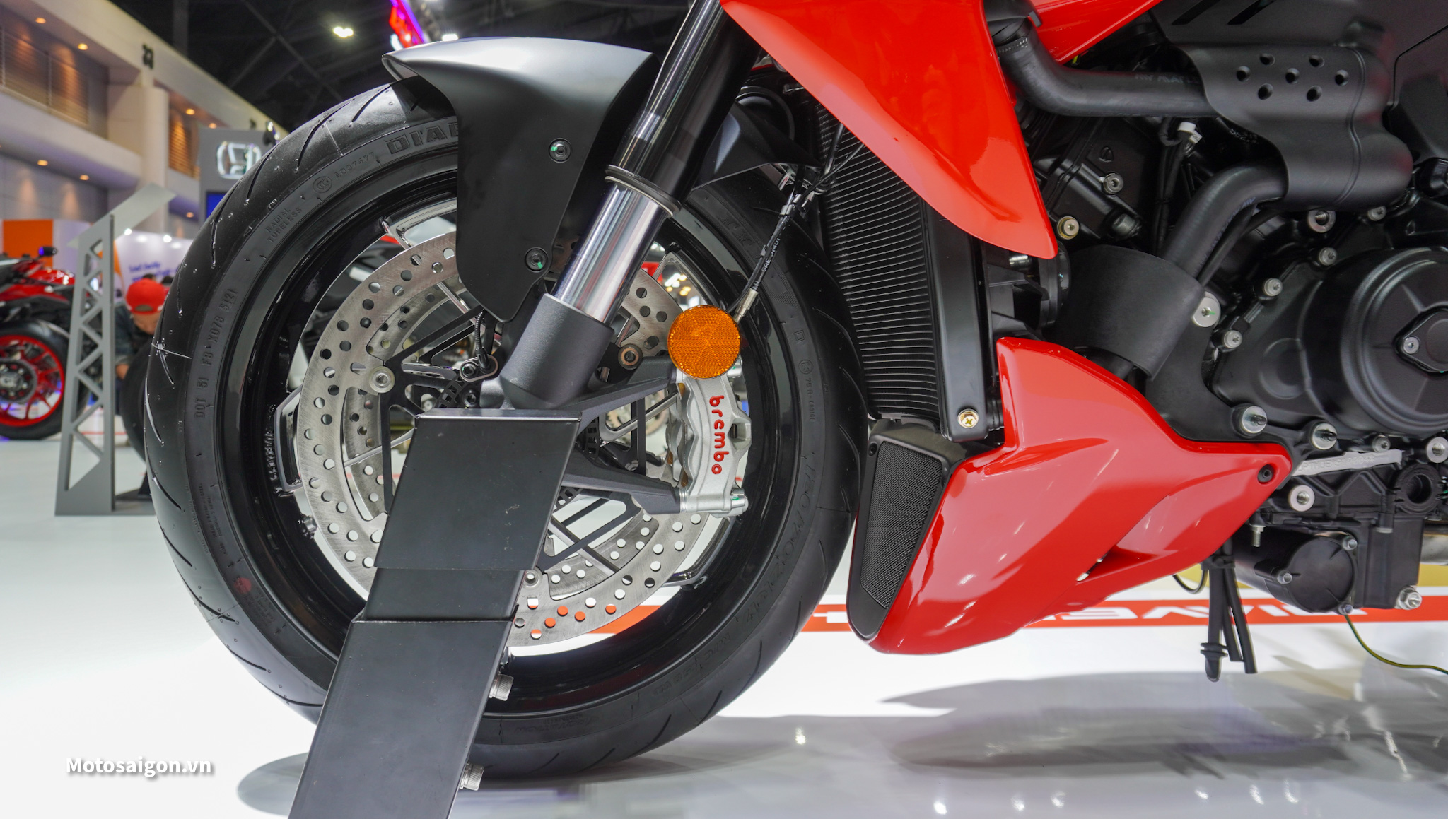 ducati-diavel-v4-desert-x-monster-sp-2023-motosaigon-020.jpg