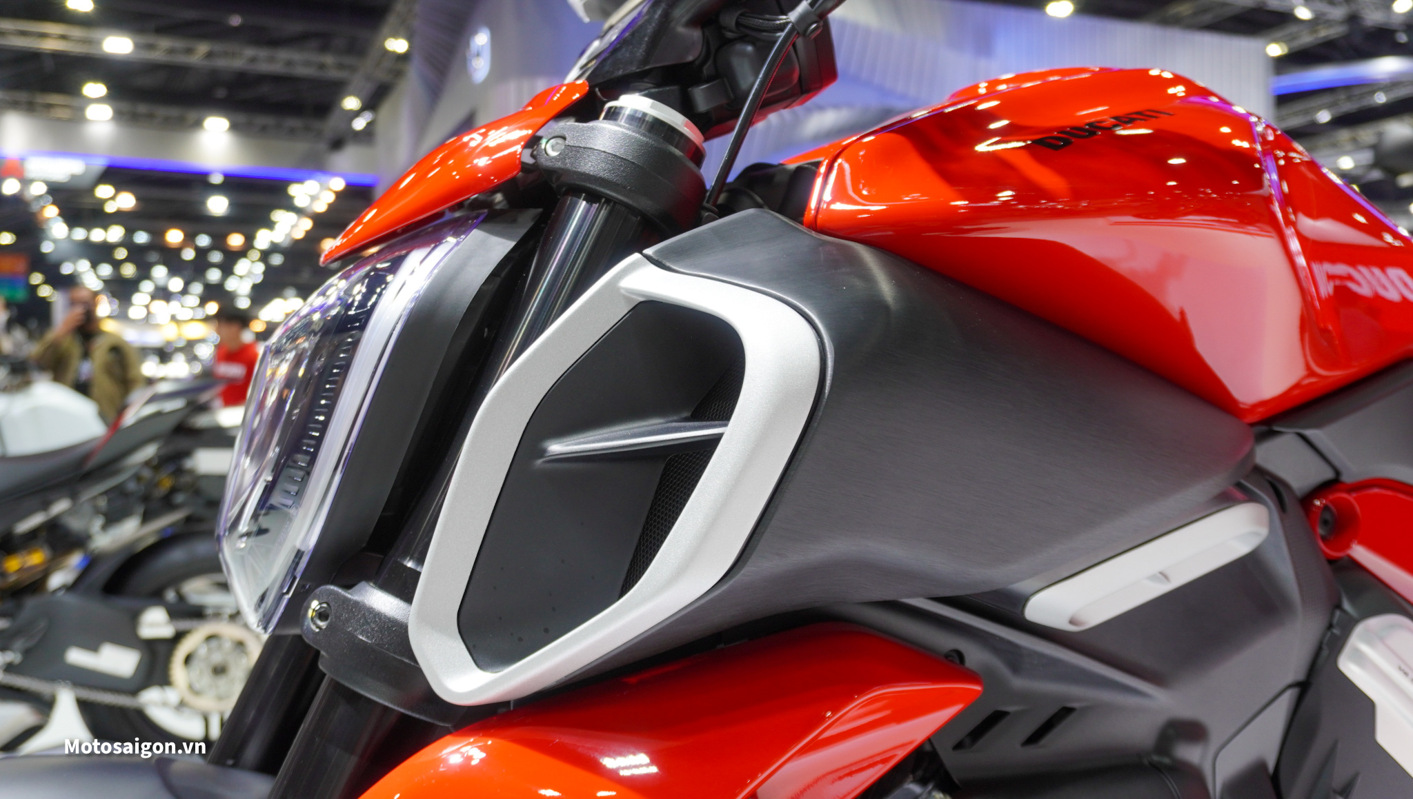 ducati-diavel-v4-desert-x-monster-sp-2023-motosaigon-024.jpg