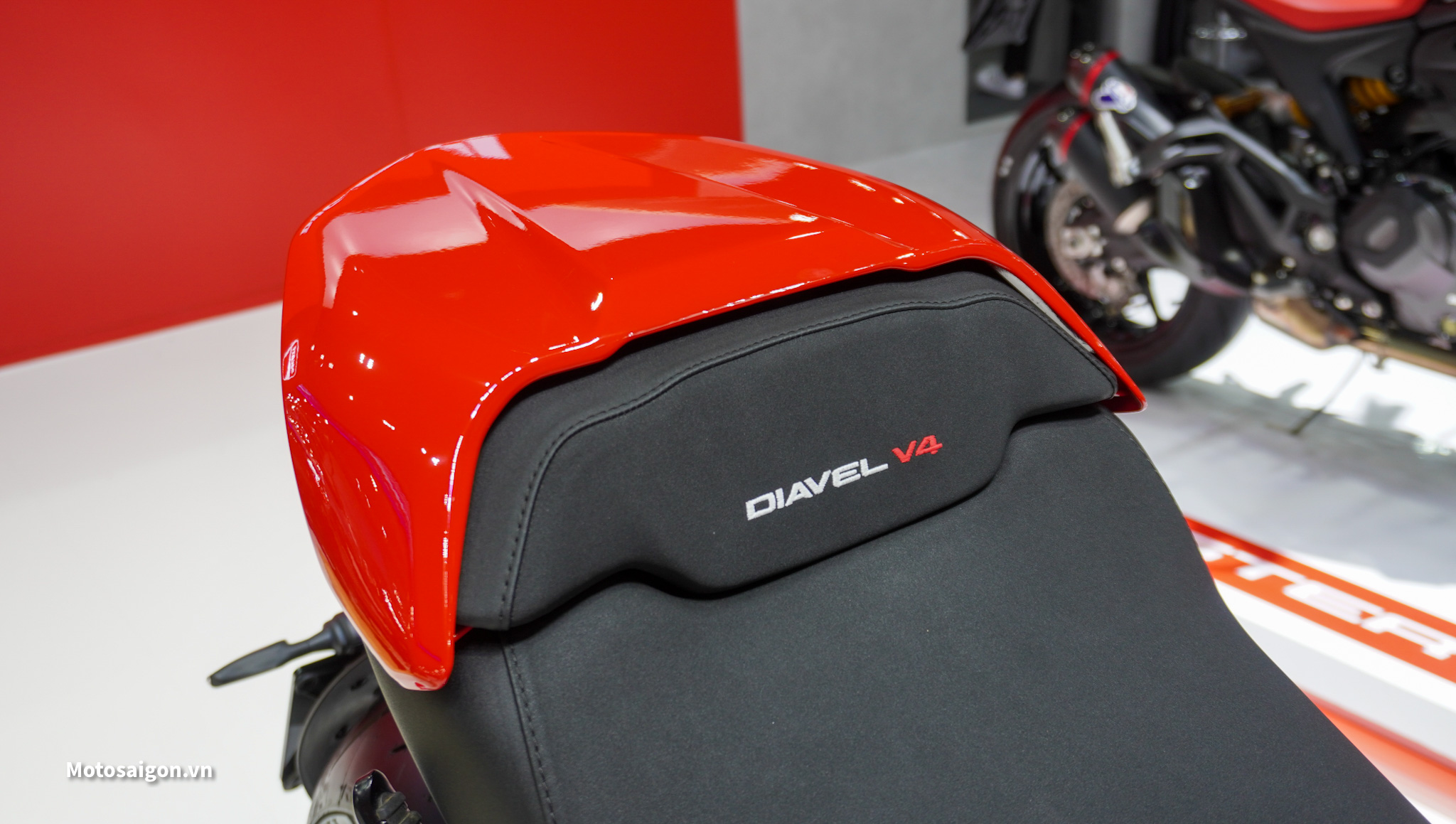 ducati-diavel-v4-desert-x-monster-sp-2023-motosaigon-033.jpg