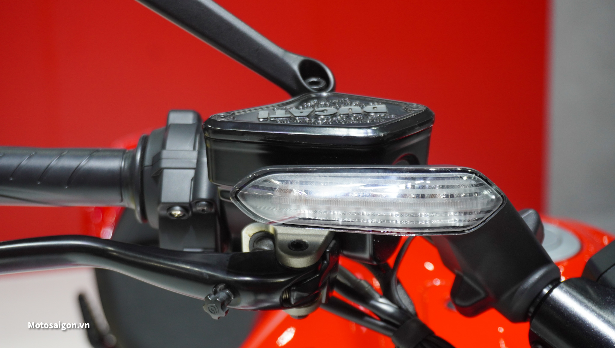 ducati-diavel-v4-desert-x-monster-sp-2023-motosaigon-036.jpg