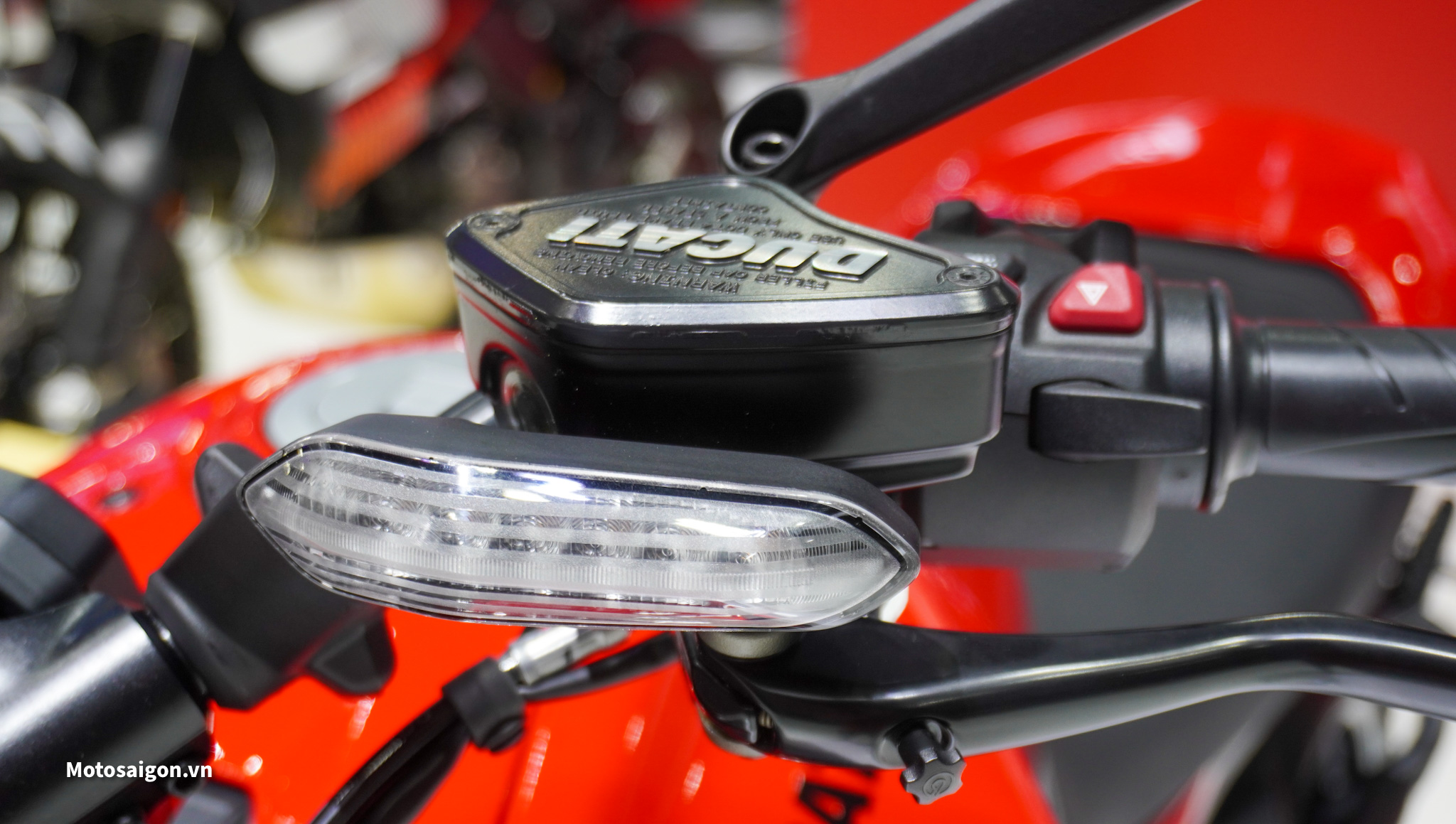 ducati-diavel-v4-desert-x-monster-sp-2023-motosaigon-037.jpg