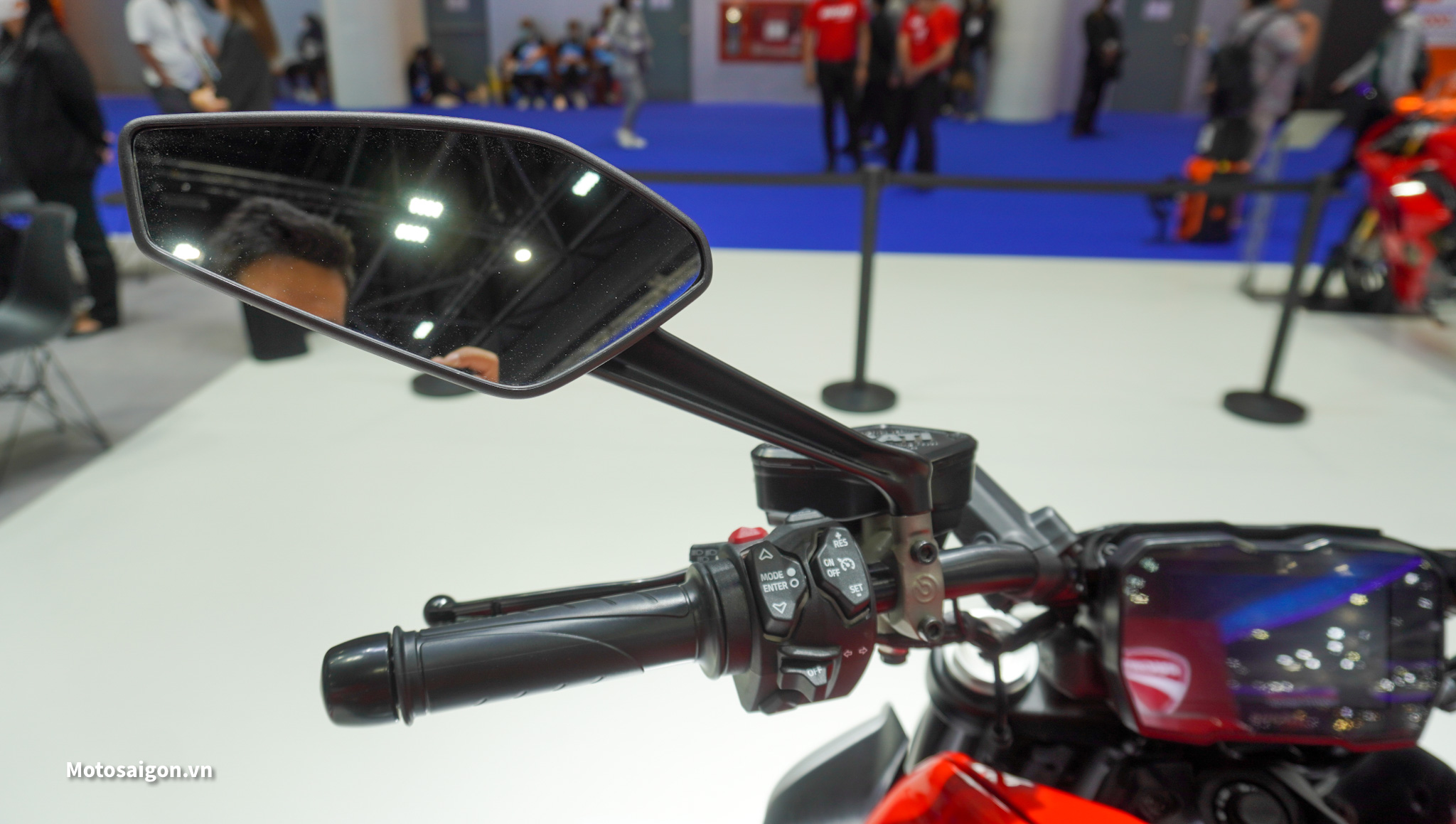 ducati-diavel-v4-desert-x-monster-sp-2023-motosaigon-039.jpg