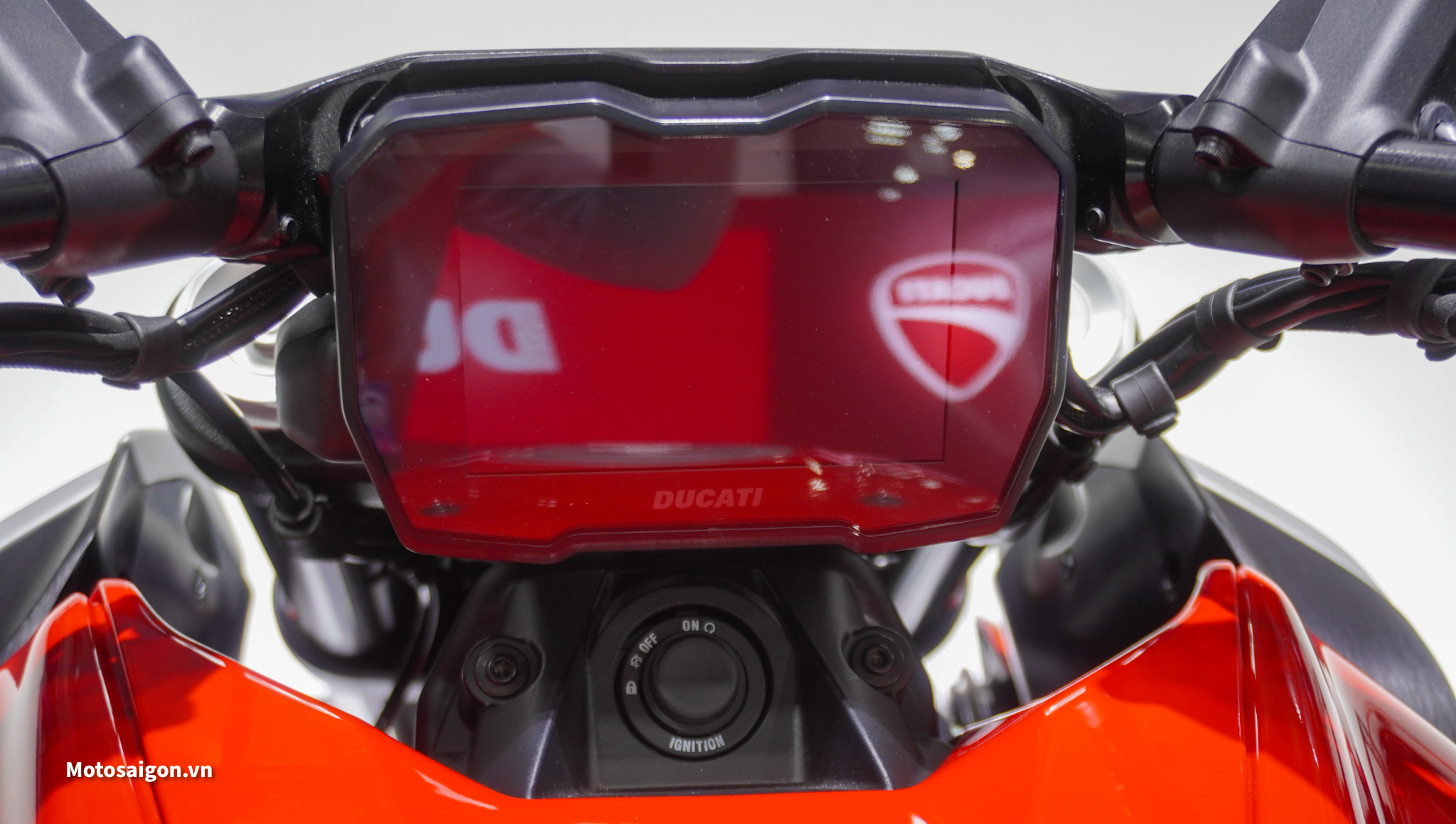 ducati-diavel-v4-desert-x-monster-sp-2023-motosaigon-041.jpg