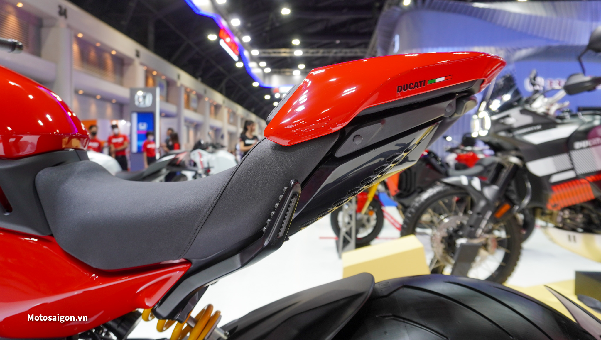 ducati-diavel-v4-desert-x-monster-sp-2023-motosaigon-047.jpg