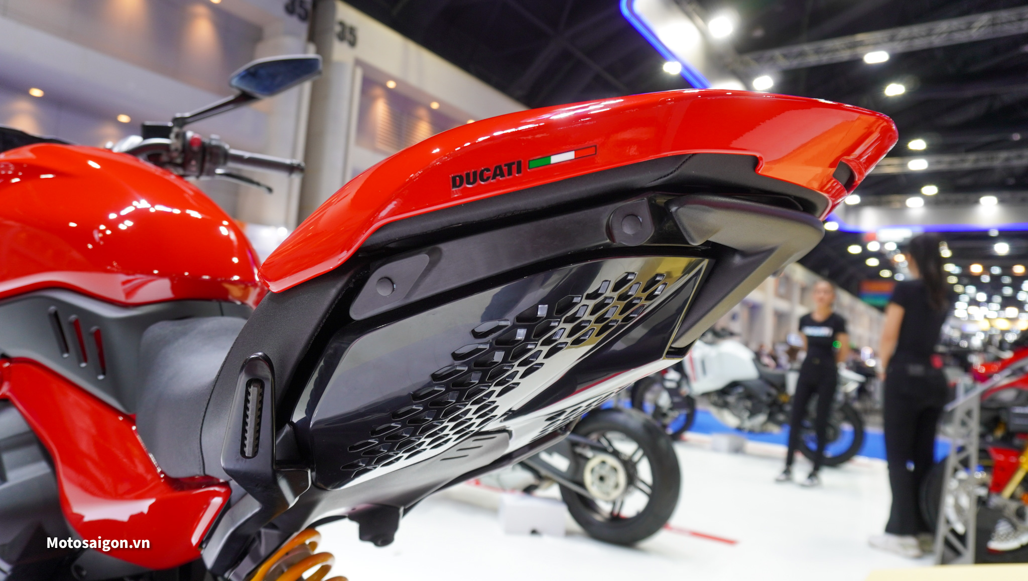 ducati-diavel-v4-desert-x-monster-sp-2023-motosaigon-049.jpg