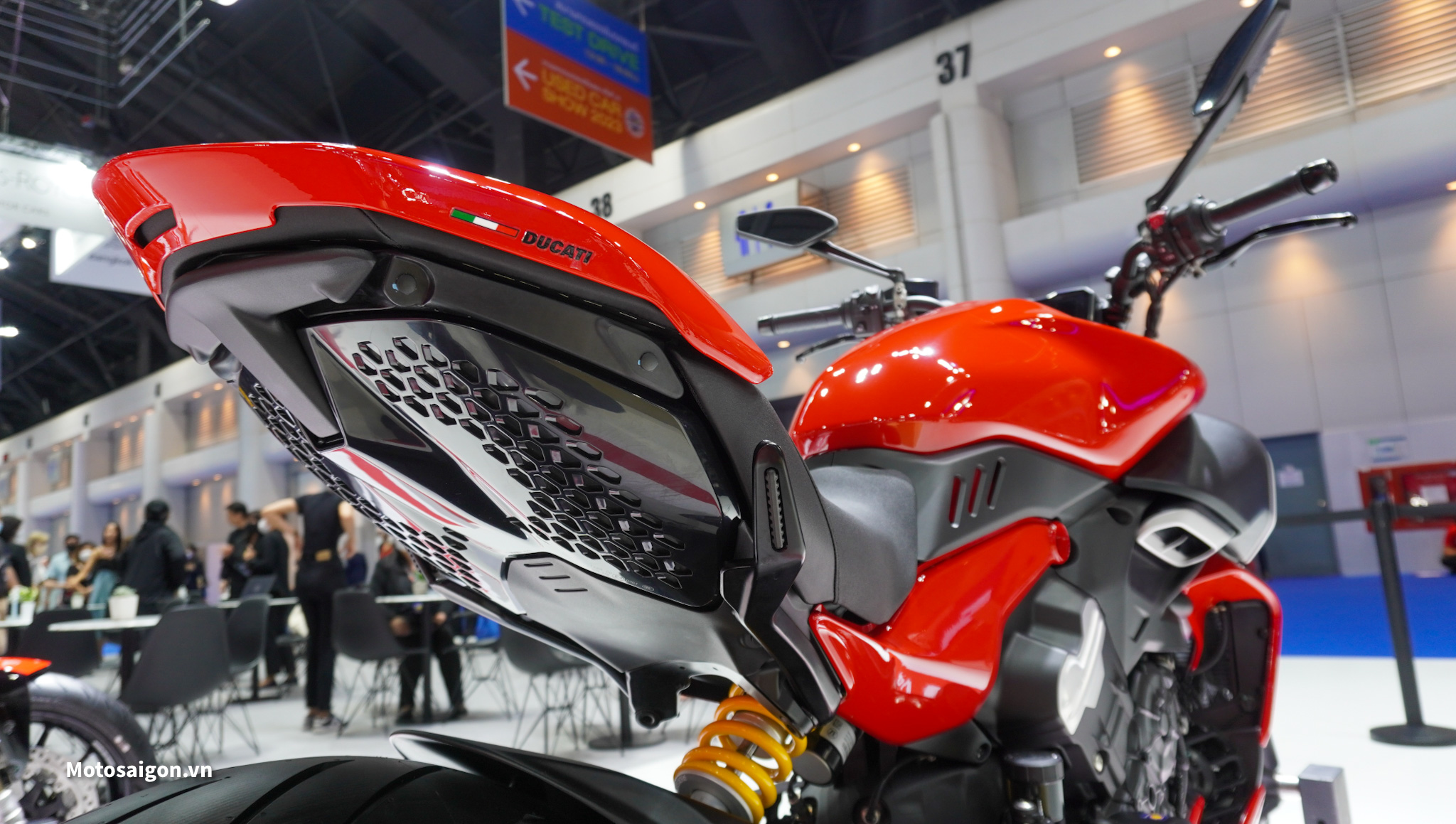 ducati-diavel-v4-desert-x-monster-sp-2023-motosaigon-058.jpg