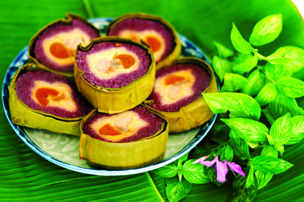 bánh-tét-lá-cẩm-ivivu