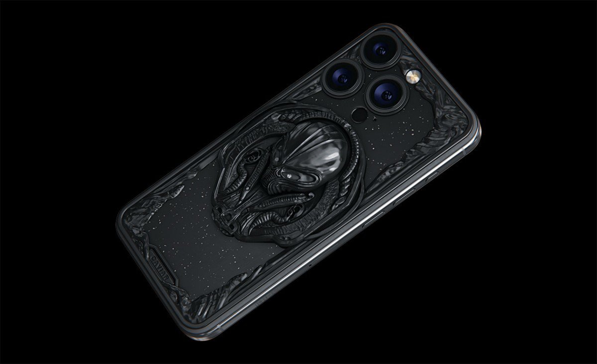 iPhone 15 Pro UFO