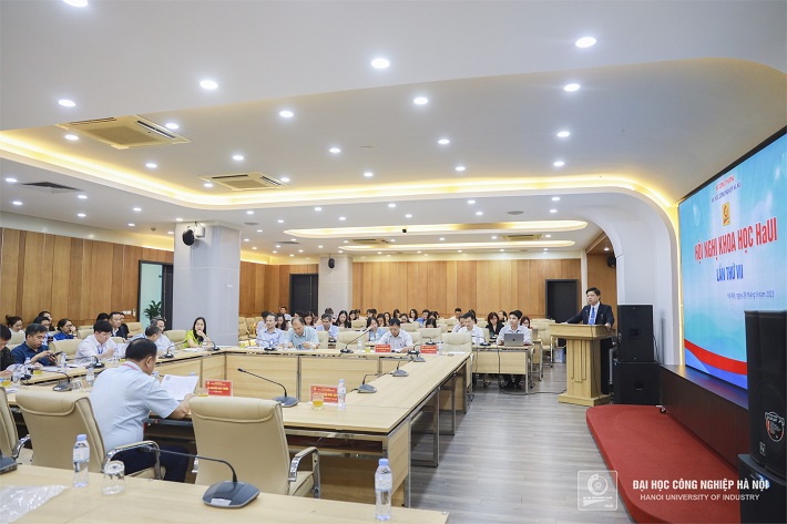 Phiên toàn thể Hội nghị Khoa học HaUI lần thứ VII