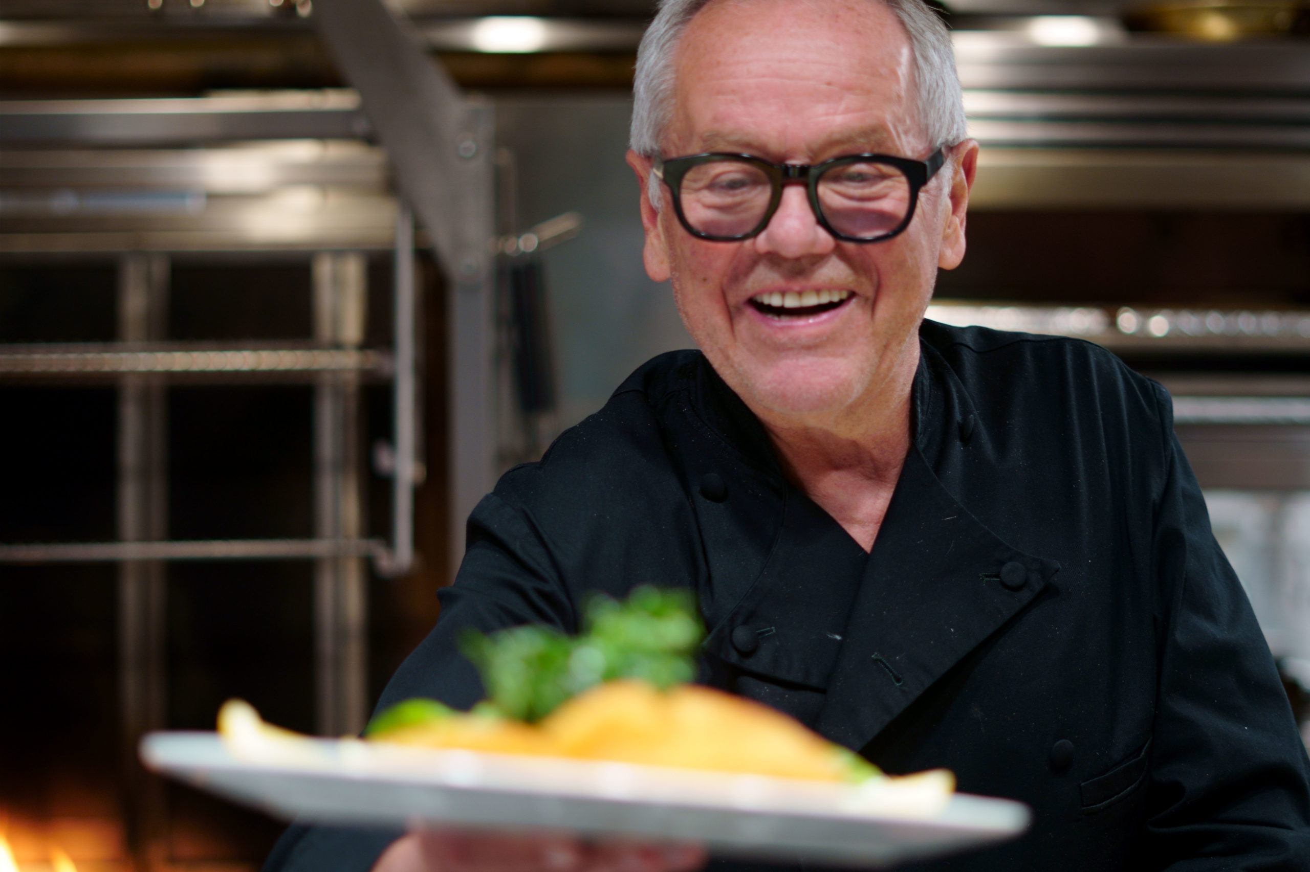 Wolfgang Puck học được gì sau 20 năm nấu ăn cho giải Oscar