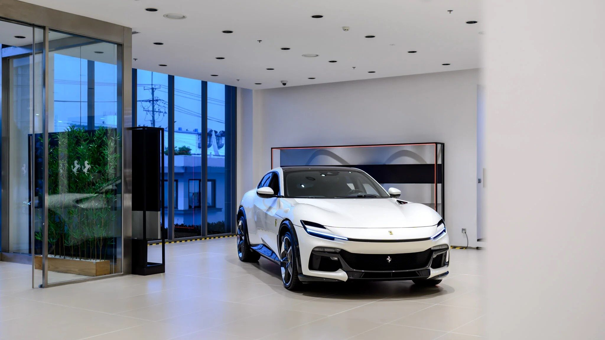 Sở hữu Ferrari Purosangue: Công nghệ và khác biệt, giá từ hơn 39 tỷ Đồng