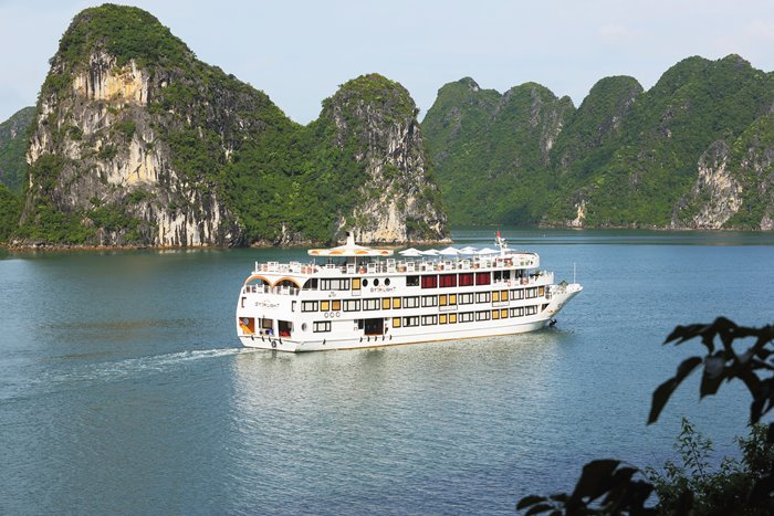 Du thuyền hạ thủy từ năm 2013 với thiết kế 4 tầng