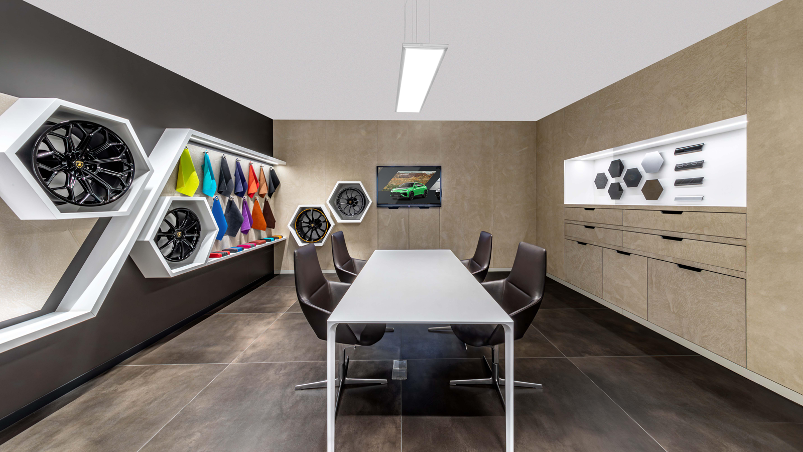 Lamborghini ra mắt showroom mới