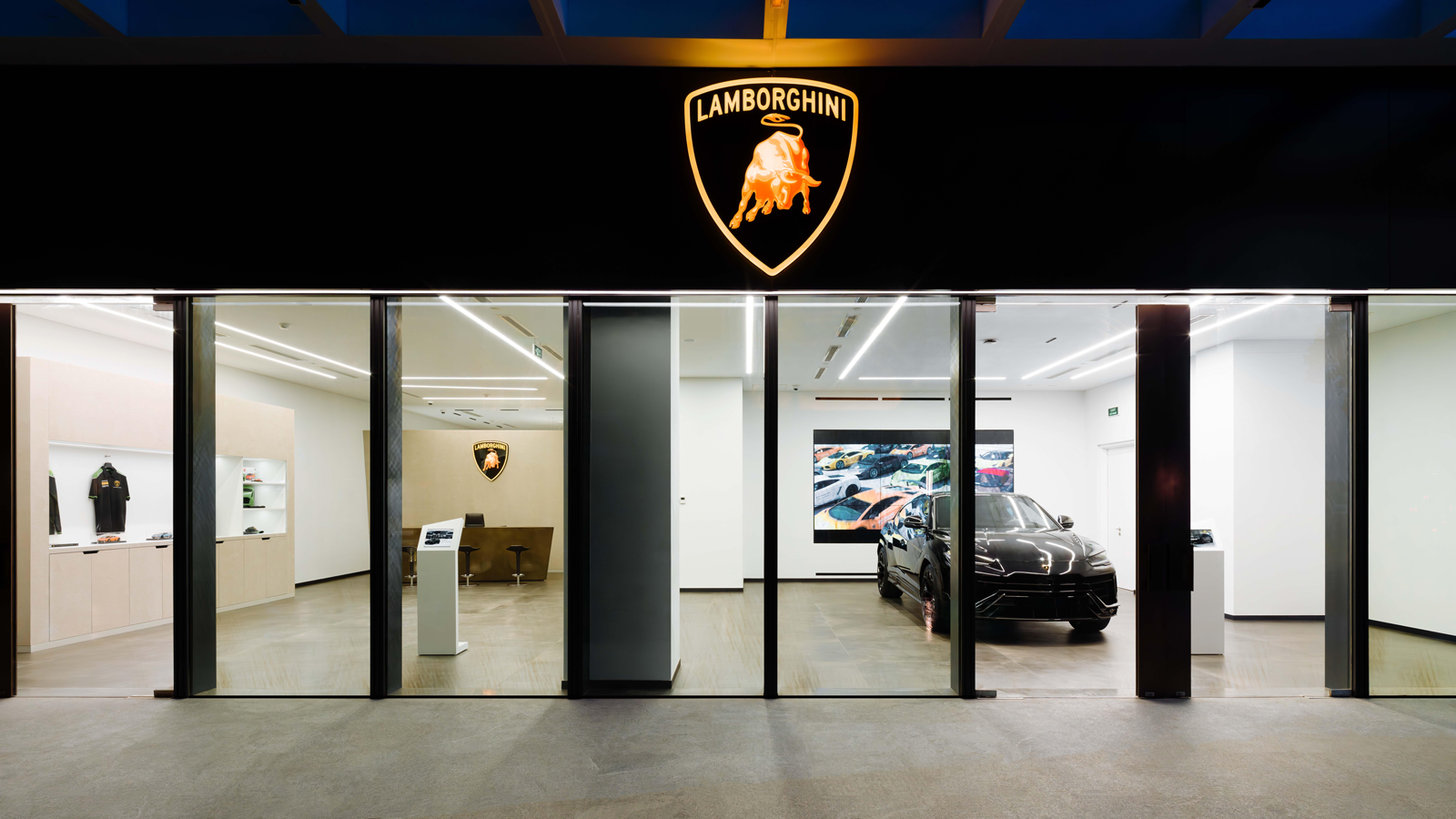 Lamborghini ra mắt showroom mới tại Hồ Chí Minh