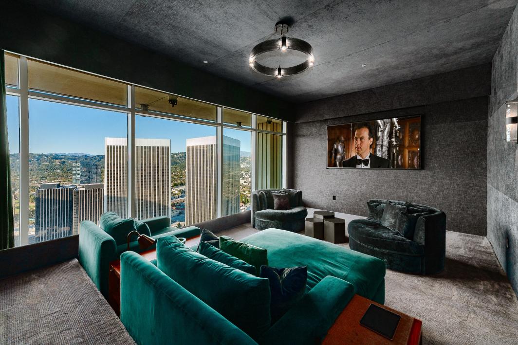 Ngôi sao nhạc Pop Rihanna tậu căn penthouse trị giá 21 triệu USD