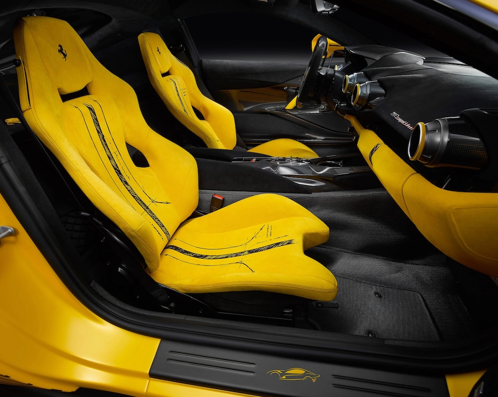 Siêu phẩm Ferrari 812 Competitionizione Tailor Made 