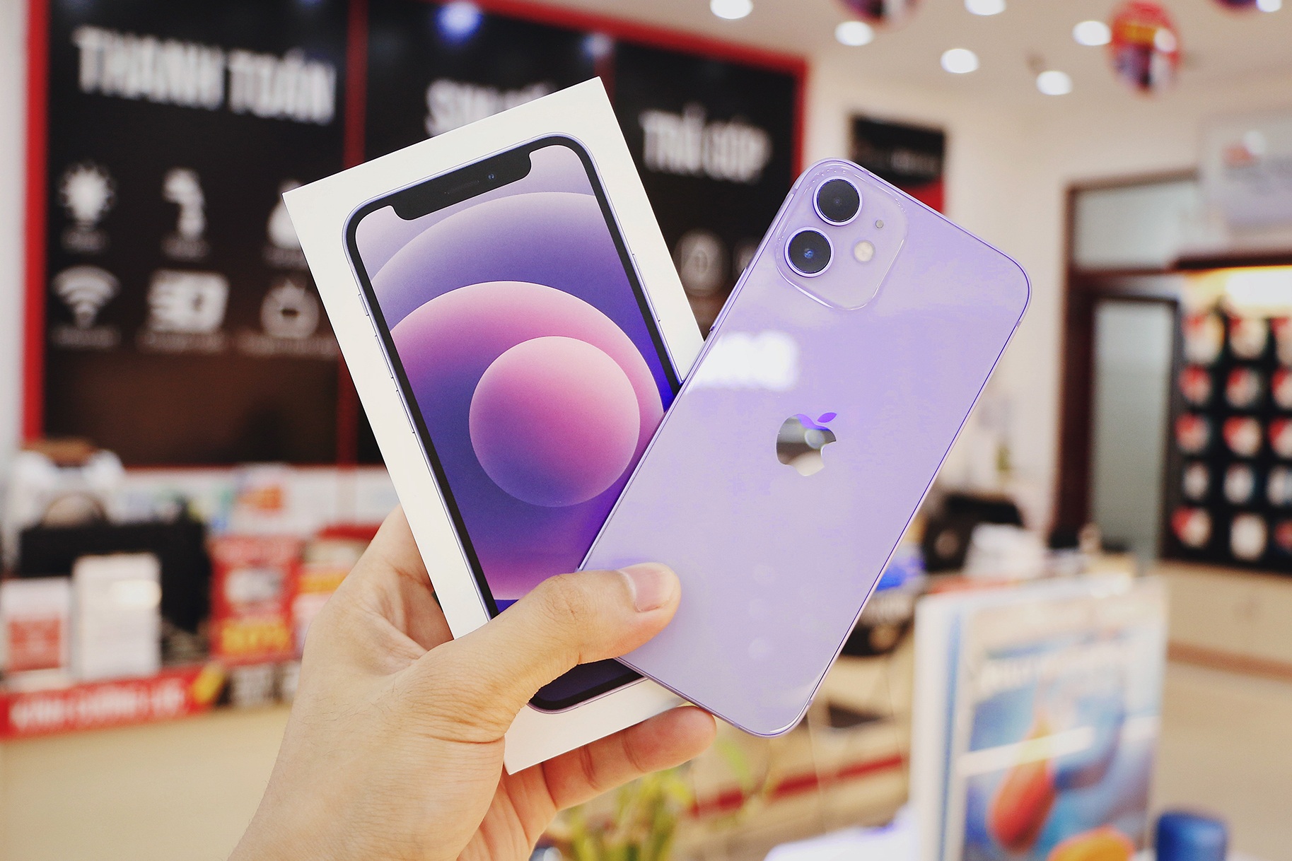giá iPhone 12 giảm