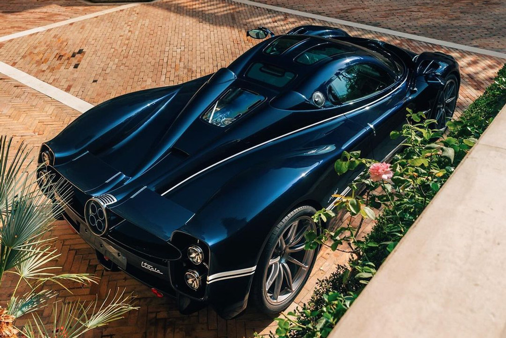 Siêu xe Pagani Utopia hơn 2 triệu USD đầu tiên được bàn giao cho khách hàng