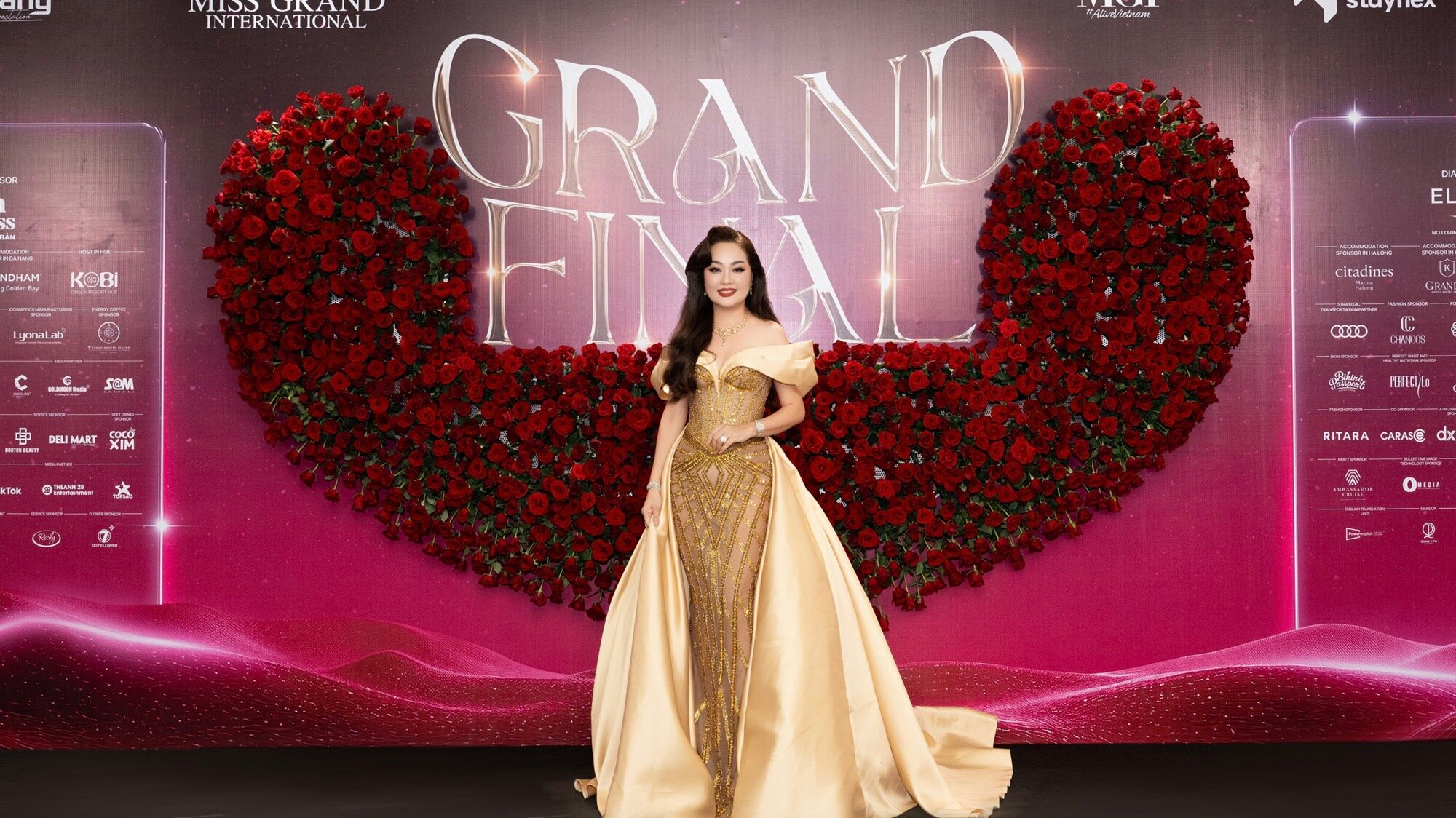 Hoa hậu Hoàng Thanh Nga hé lộ vương miện Miss Cosmo có nhiều bất ngờ